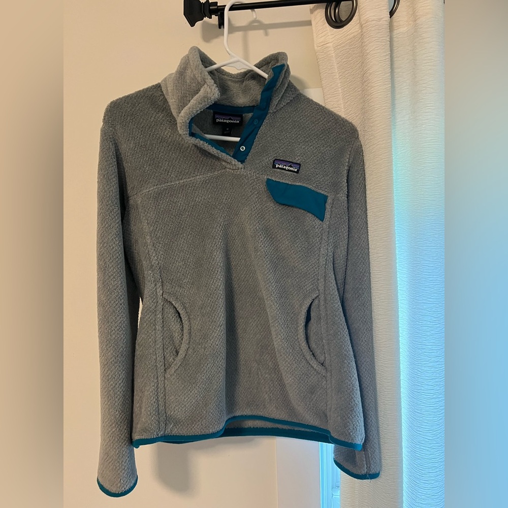 Patagonia Gray and Teal Snap-T Pullover